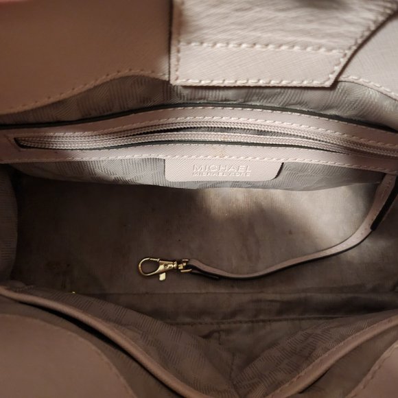 Michael kors purse pink - Picture 5 of 8